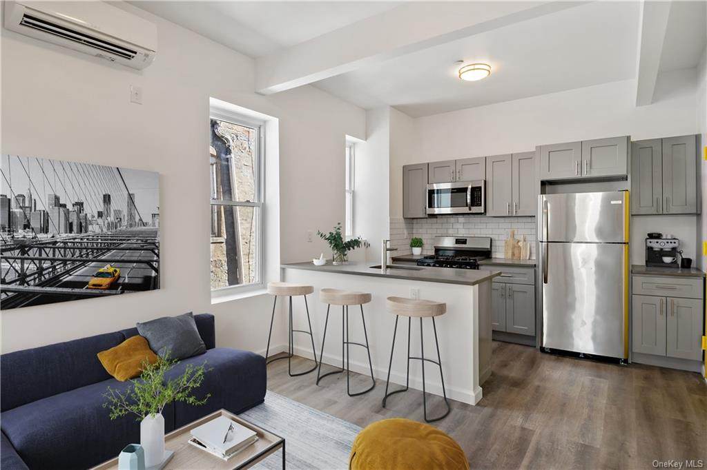 1047 Morris Avenue - Photo 1