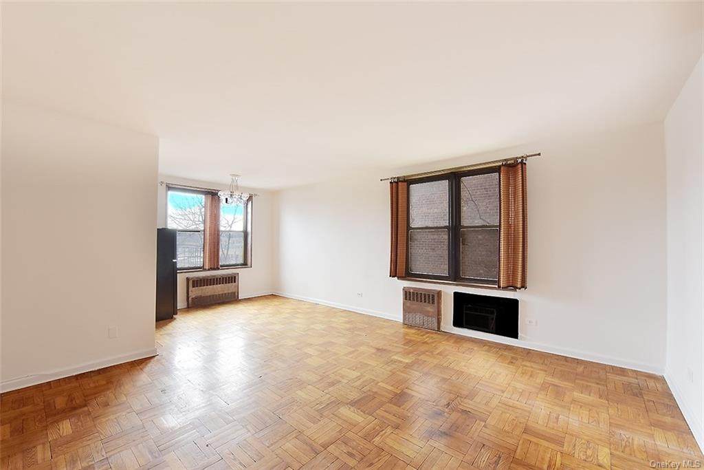 70 Park Terrace East - Photo 1