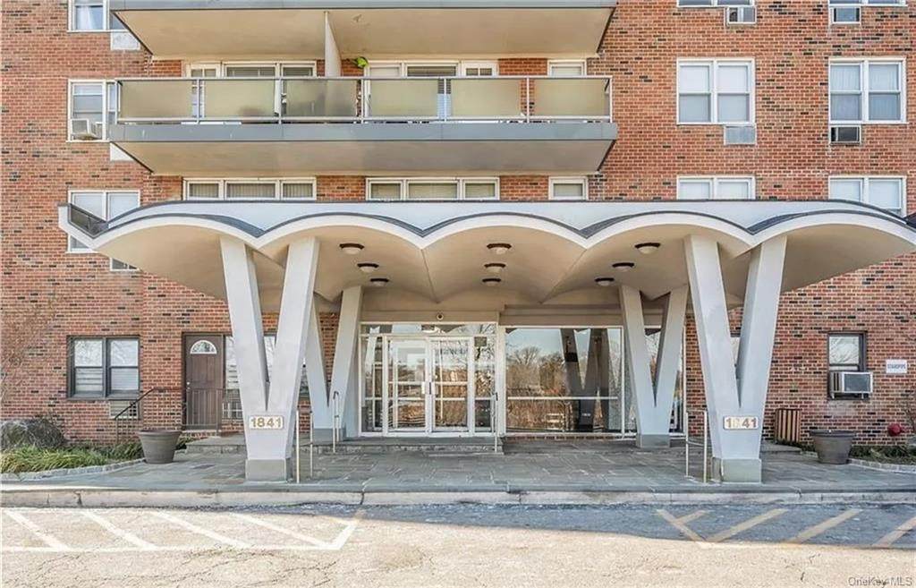 1841 Central Park Avenue - Photo 1