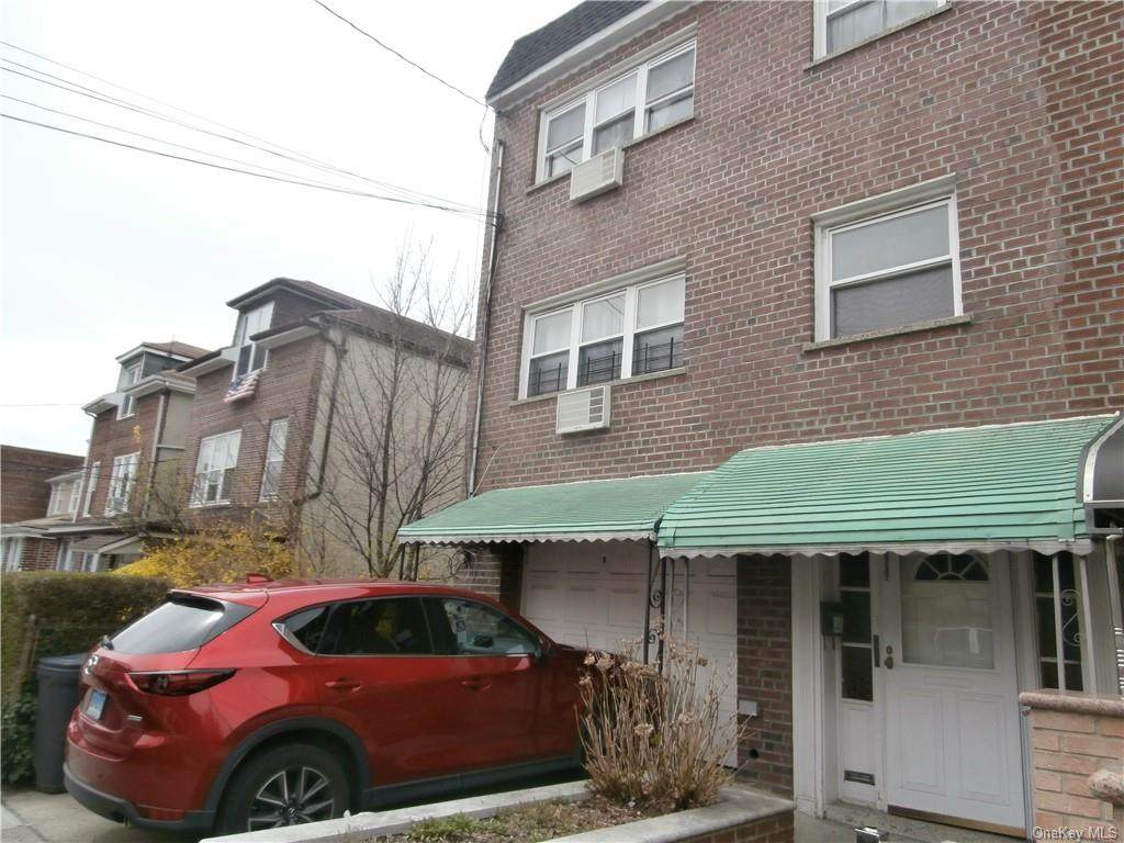 2737 Matthews Avenue - Photo 1