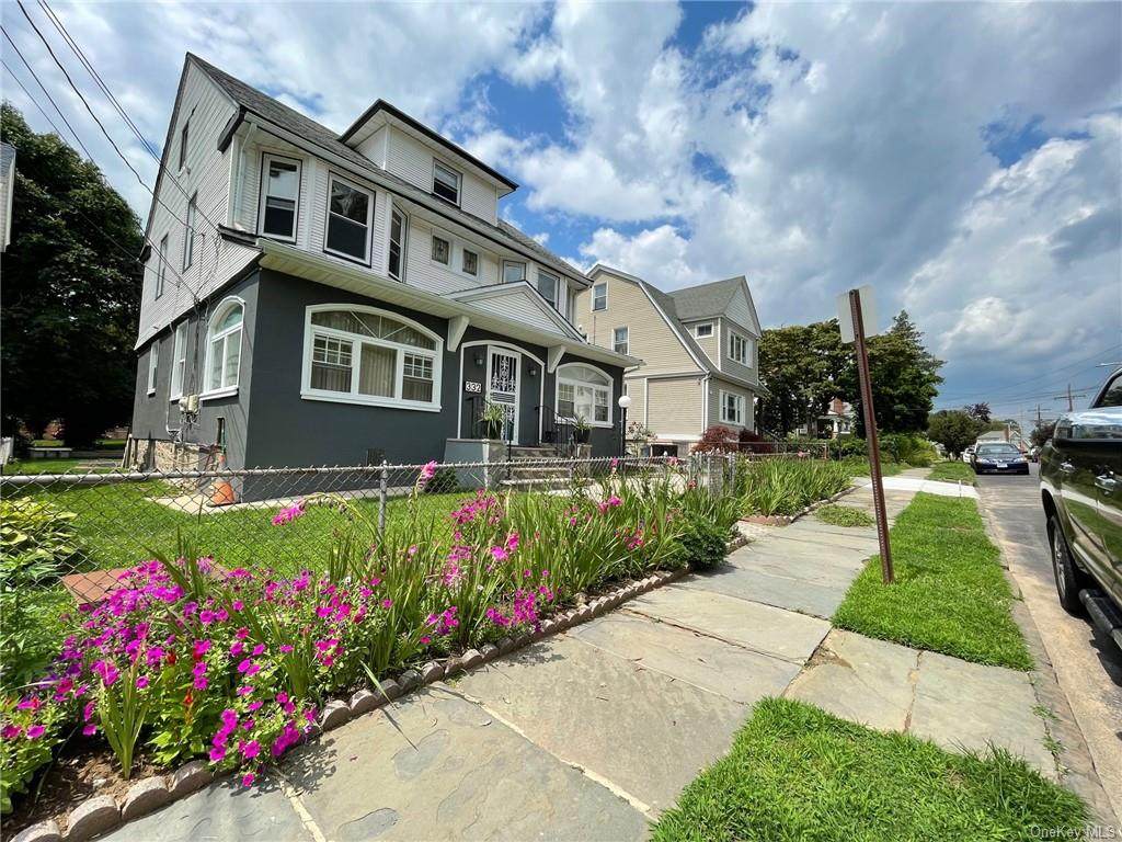 332 Egmont Avenue - Photo 1