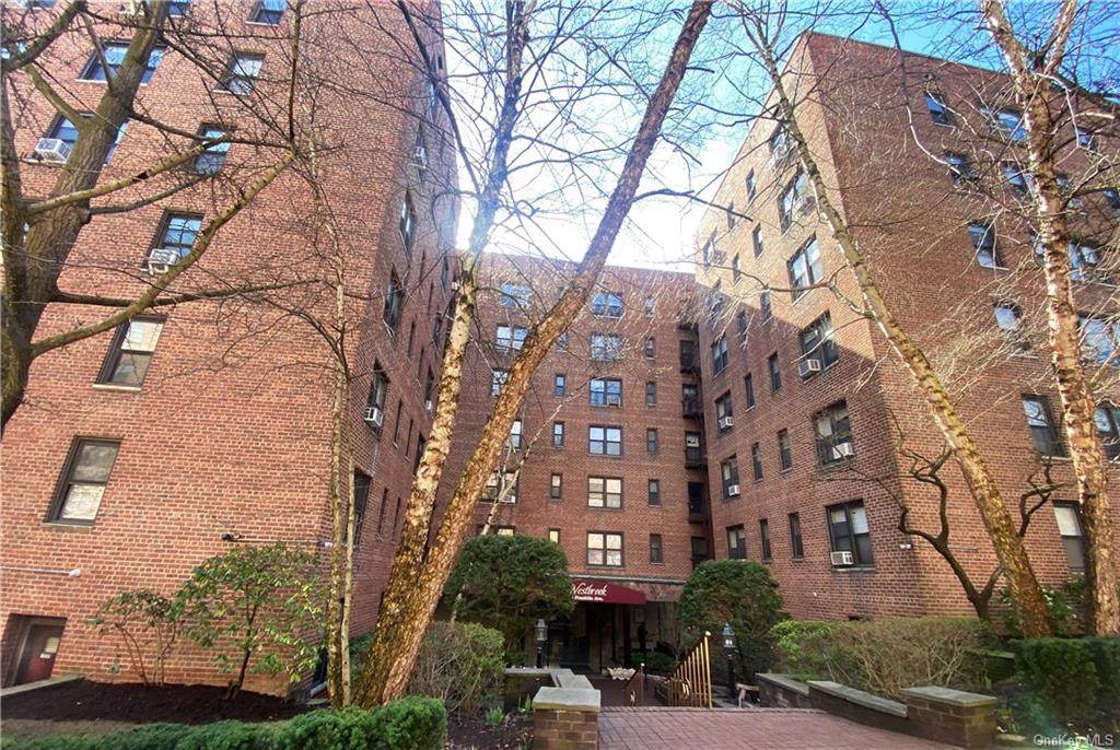 10 Franklin Avenue - Photo 1