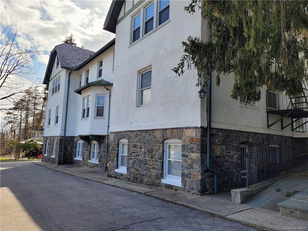 149 Webber Avenue - Photo 1