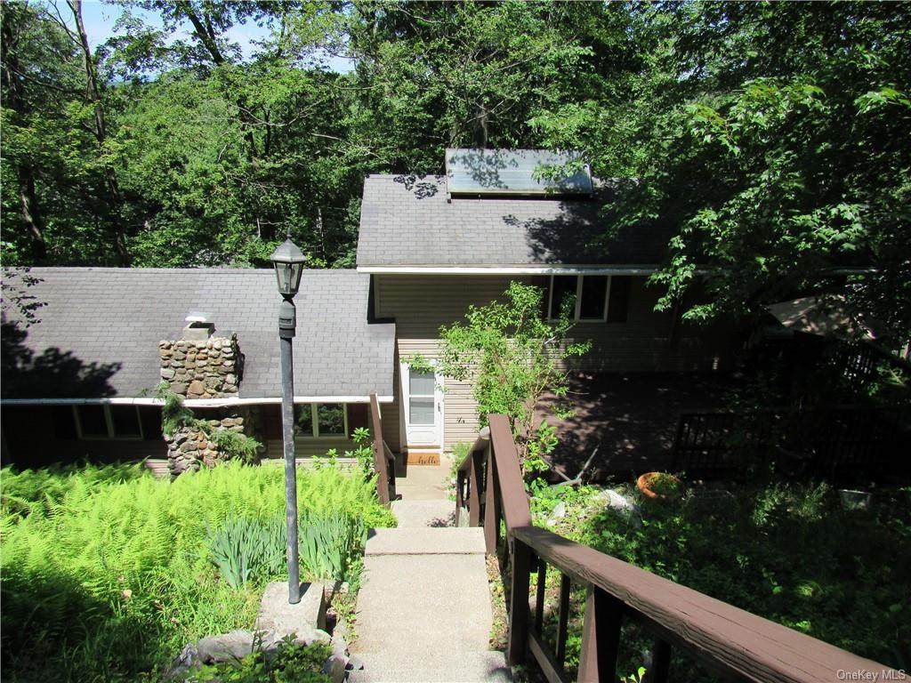 133 Sunset Drive - Photo 1