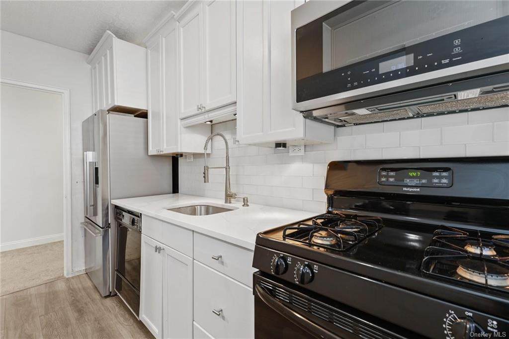 2 Bryant Crescent - Photo 1