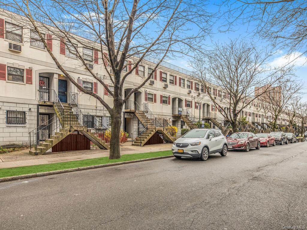 852 Leland Avenue - Photo 1