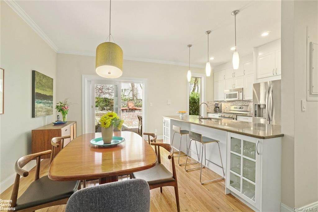 595 239 Street - Photo 1