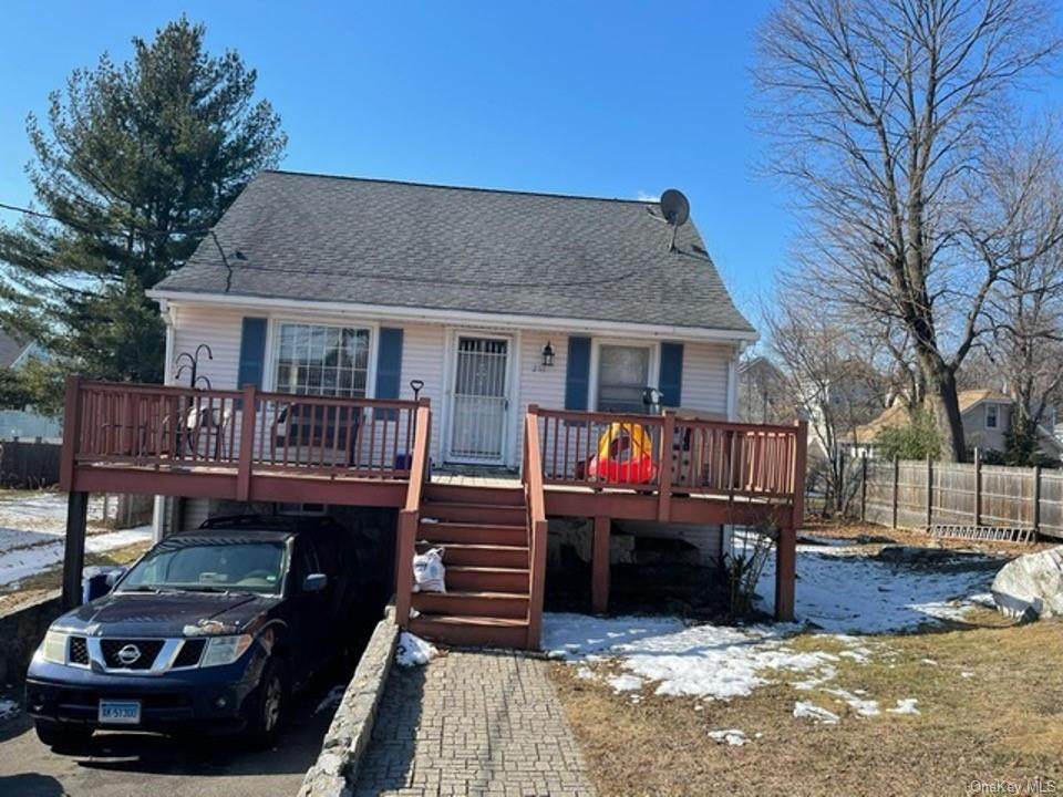281 Oakwood Street - Photo 1