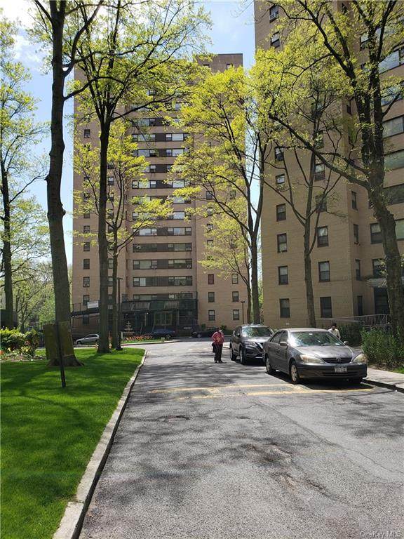 5 Fordham Hill Oval - Photo 1