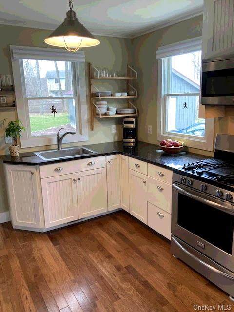 73 Millis Lane - Photo 1