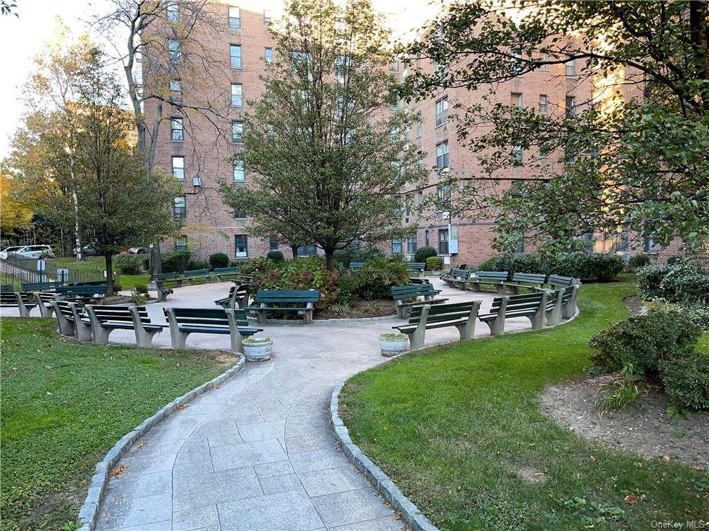 3531 Bronxwood Avenue - Photo 1