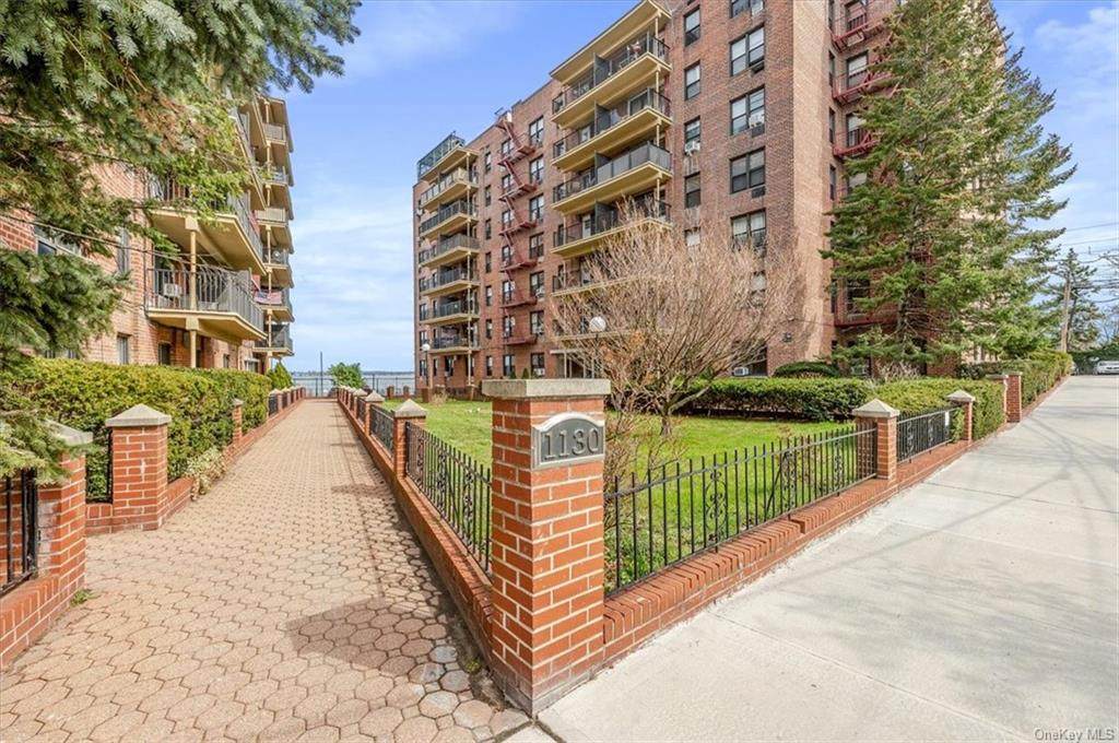 1130 Stadium Avenue - Photo 1