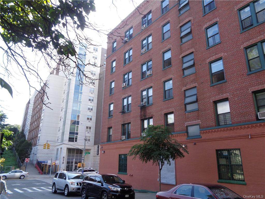 530 159th Street - Photo 1