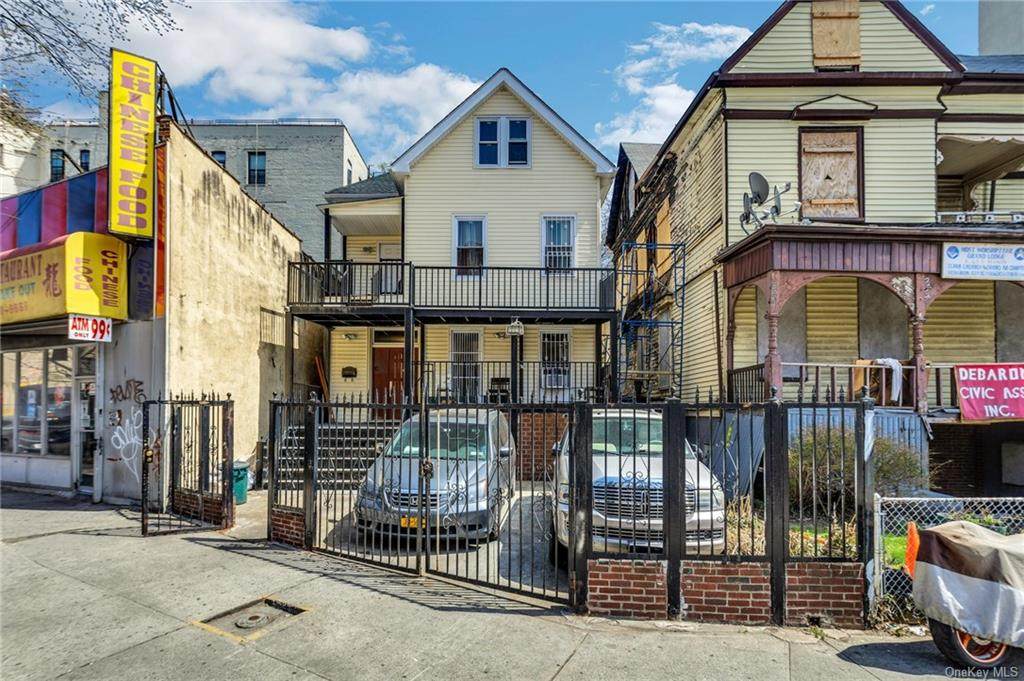 1076 Boston Road - Photo 1