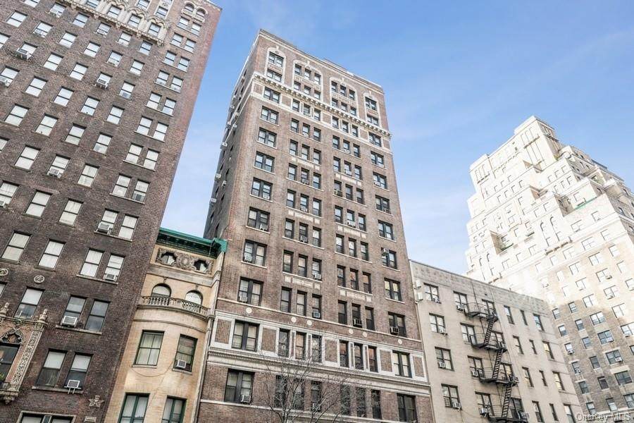 255 End Avenue - Photo 1