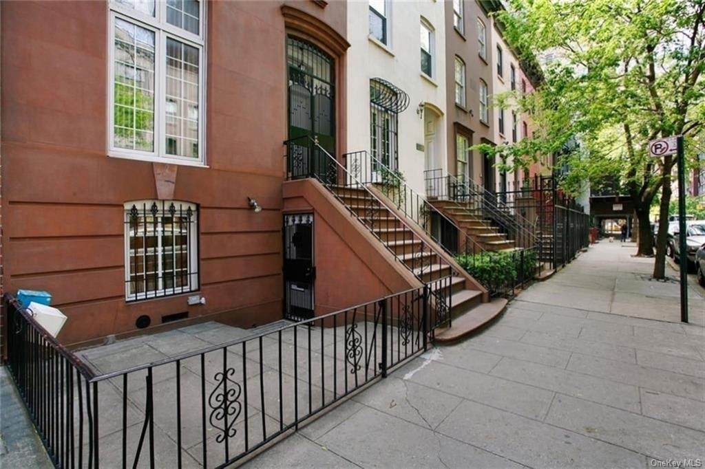 220 E 30th Street - Photo 1