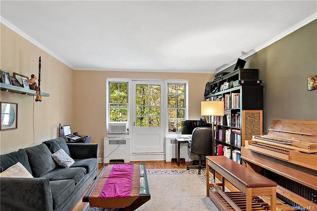 104 Pinewood Road - Photo 1