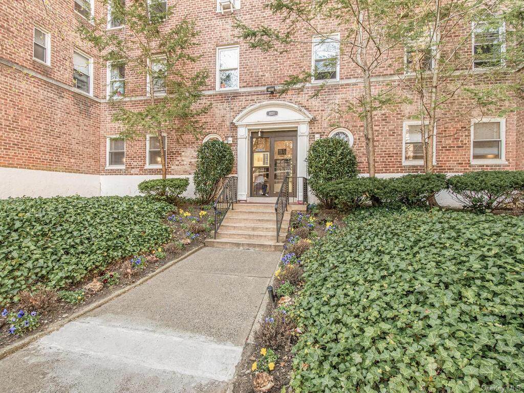 801 Bronx River Road - Photo 1