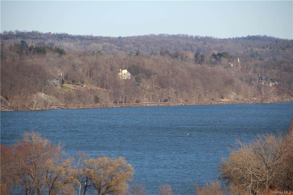 83 Broadway - Photo 1