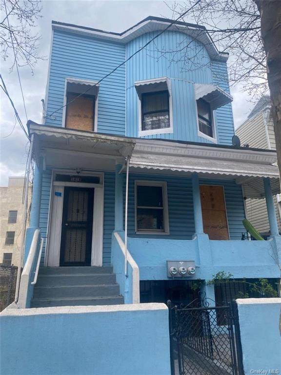 1418 Longfellow Avenue - Photo 1