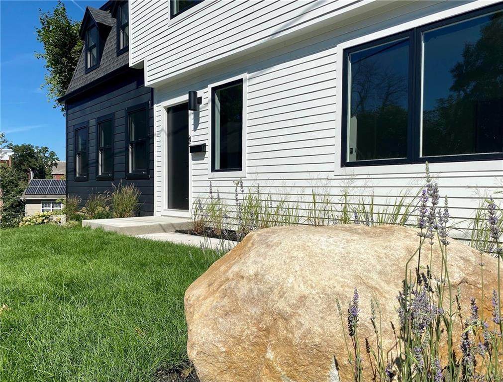 8 Churchill Street - Photo 1