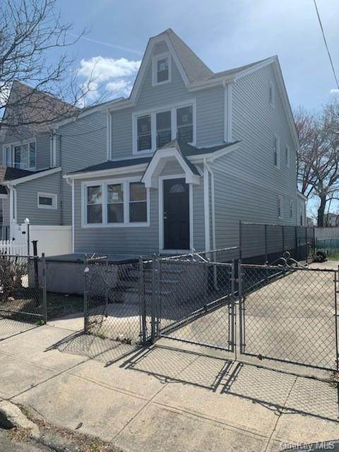 16922 144th Road - Photo 1