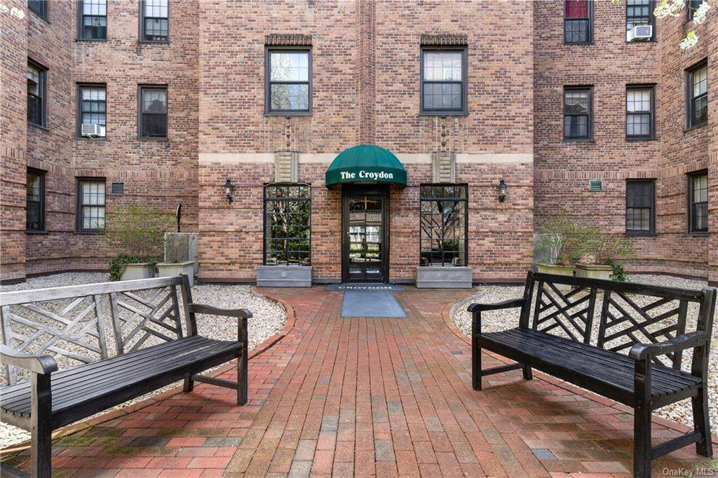 35 Parkview Avenue - Photo 1