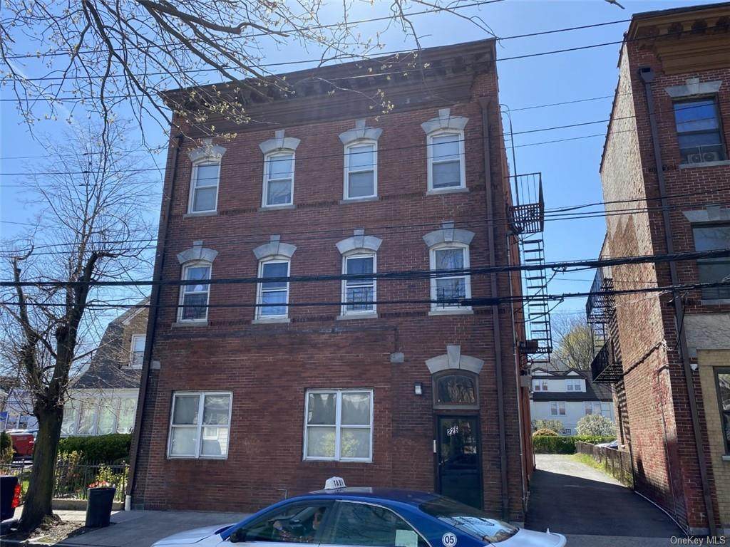 226 Webster Avenue - Photo 1