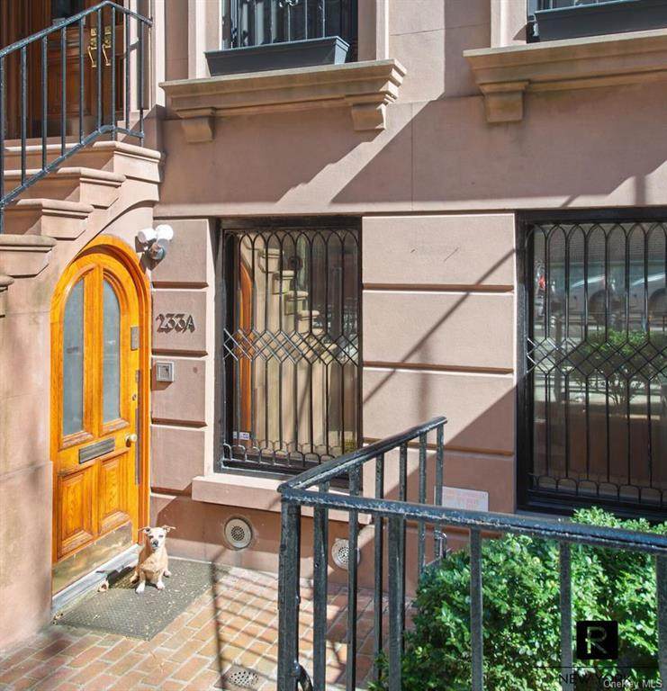 233 E 31st Street - Photo 1