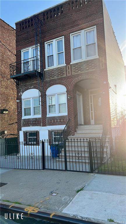 2525 Paulding Avenue - Photo 1