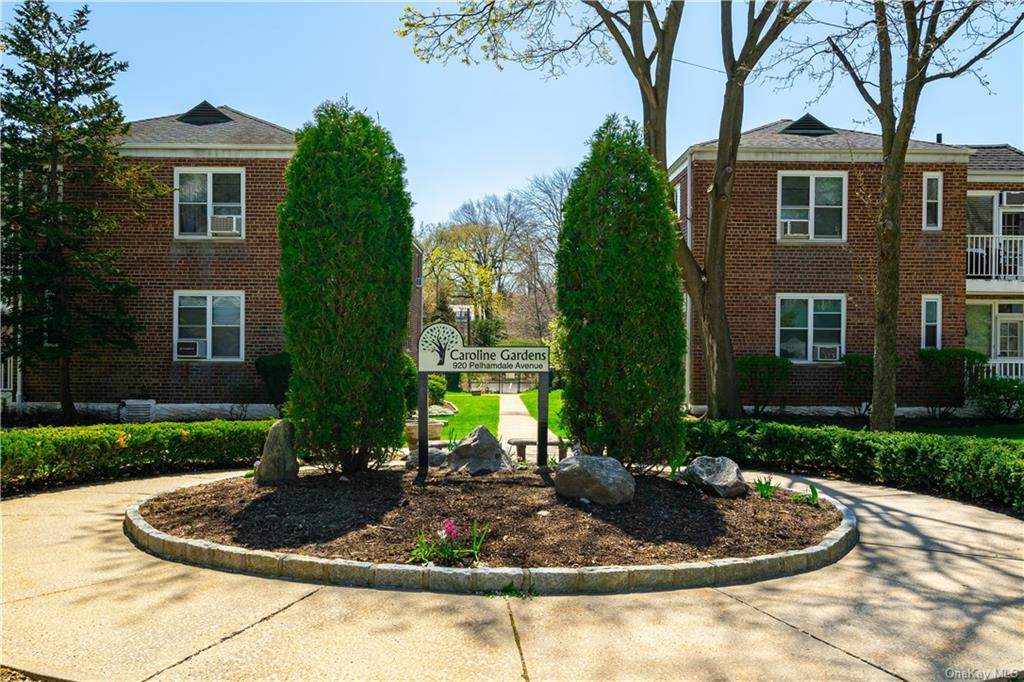 920 Pelhamdale Avenue - Photo 1