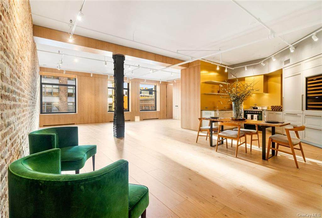 181 Hudson Street - Photo 1