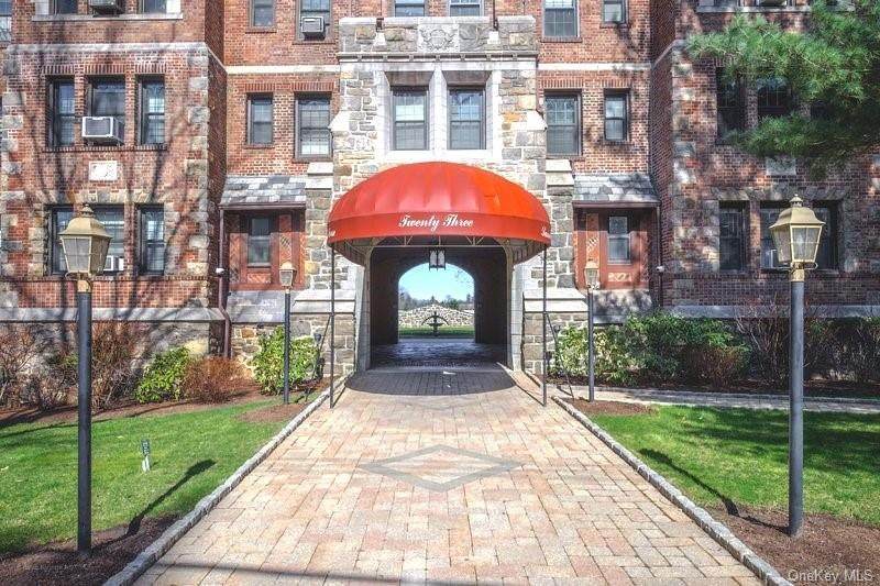 23 Old Mamaroneck Road - Photo 1