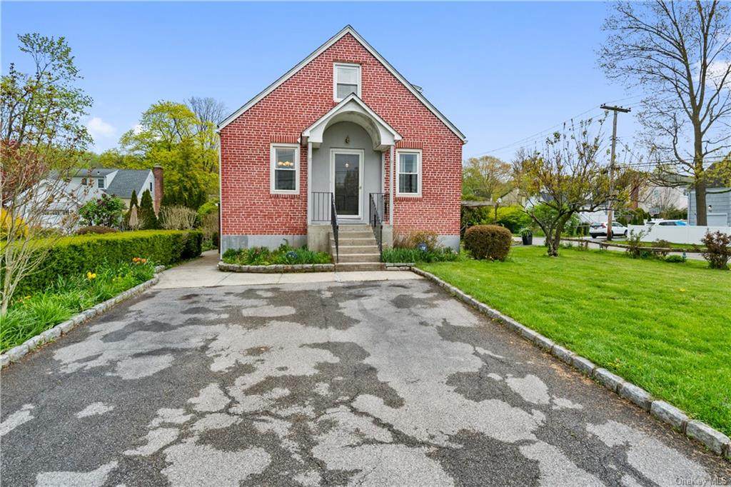 280 Willis Avenue - Photo 1