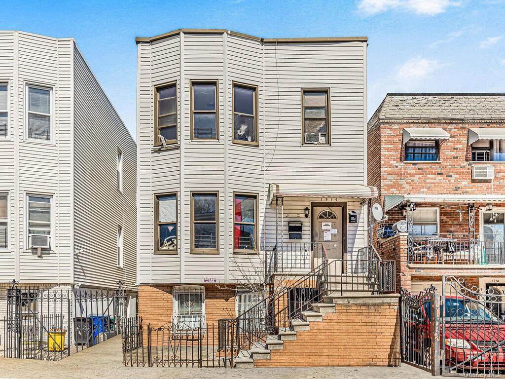 1916 Barnes Avenue - Photo 1