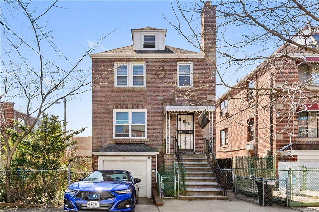 1711 Paulding Avenue - Photo 1