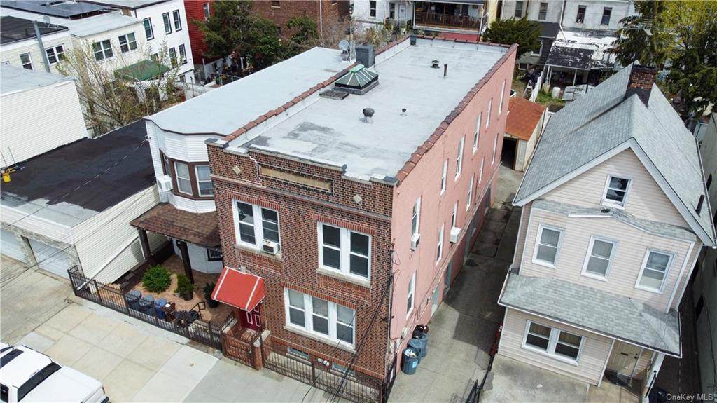 1630 Van Buren Street - Photo 1