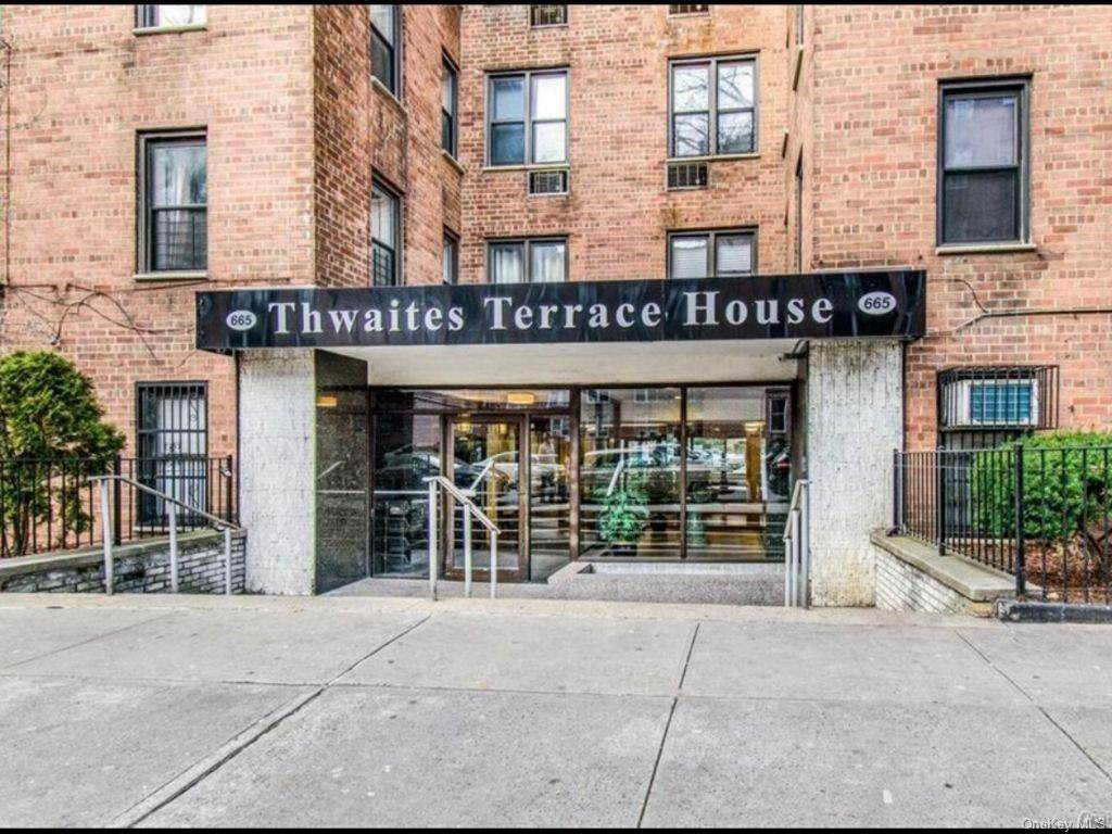 665 Thwaites Place - Photo 1