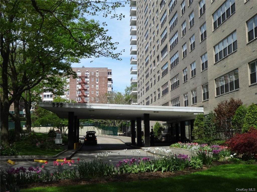 555 Kappock Street - Photo 1