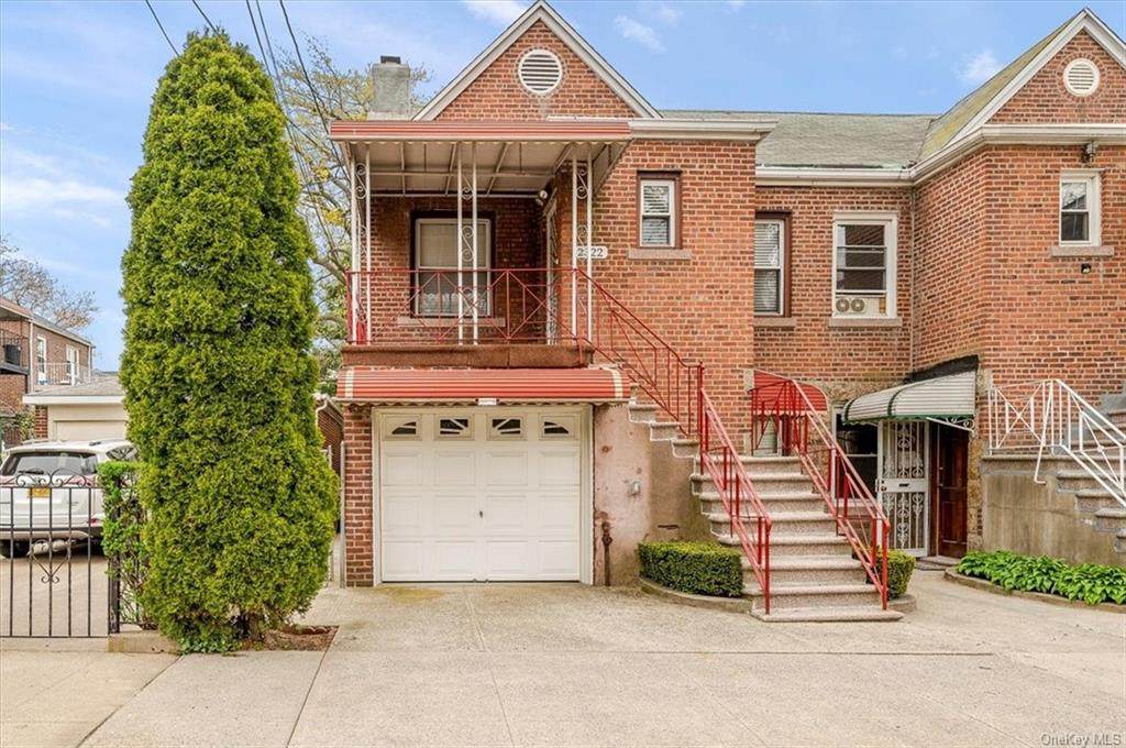 2322 Tenbroeck Avenue - Photo 1