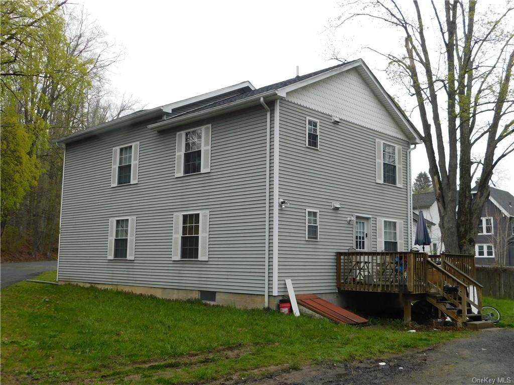 32 Circle Avenue - Photo 1