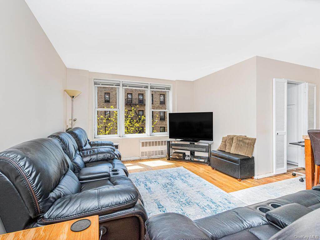 1332 Metropolitan Avenue - Photo 1