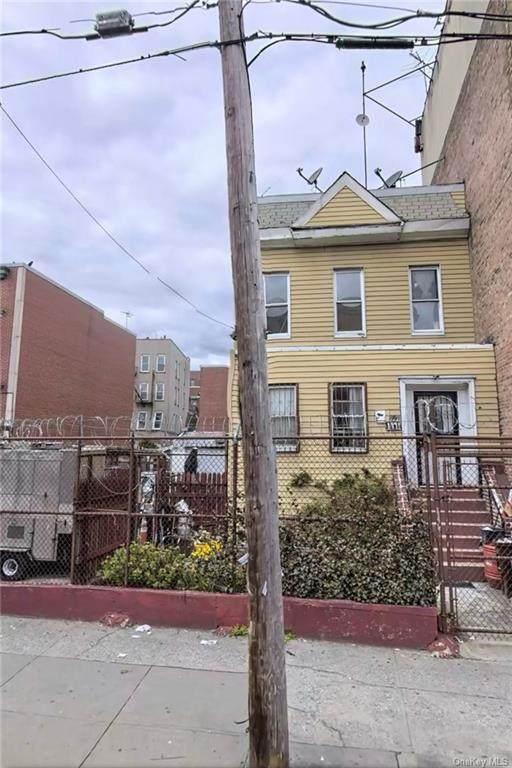 1991 Crotona Avenue - Photo 1