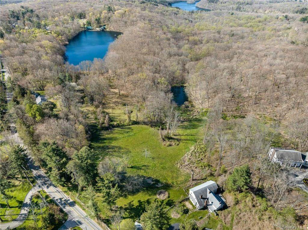 73 Whippoorwill Road - Photo 1