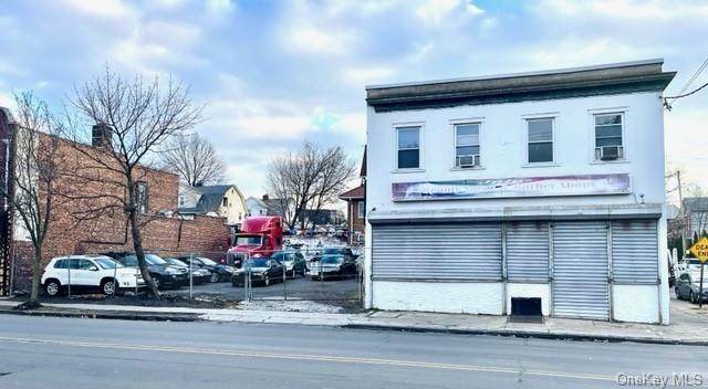152-154 Sandford Boulevard - Photo 1