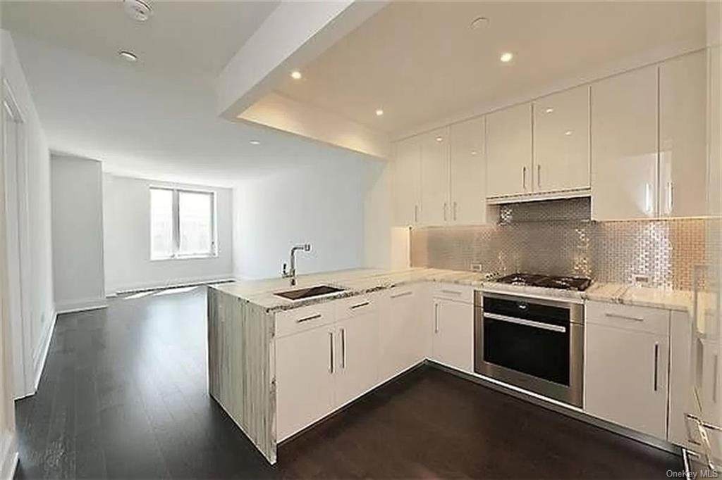 50 Riverside Boulevard - Photo 1
