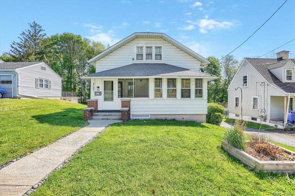 160 Monhagen Avenue - Photo 1