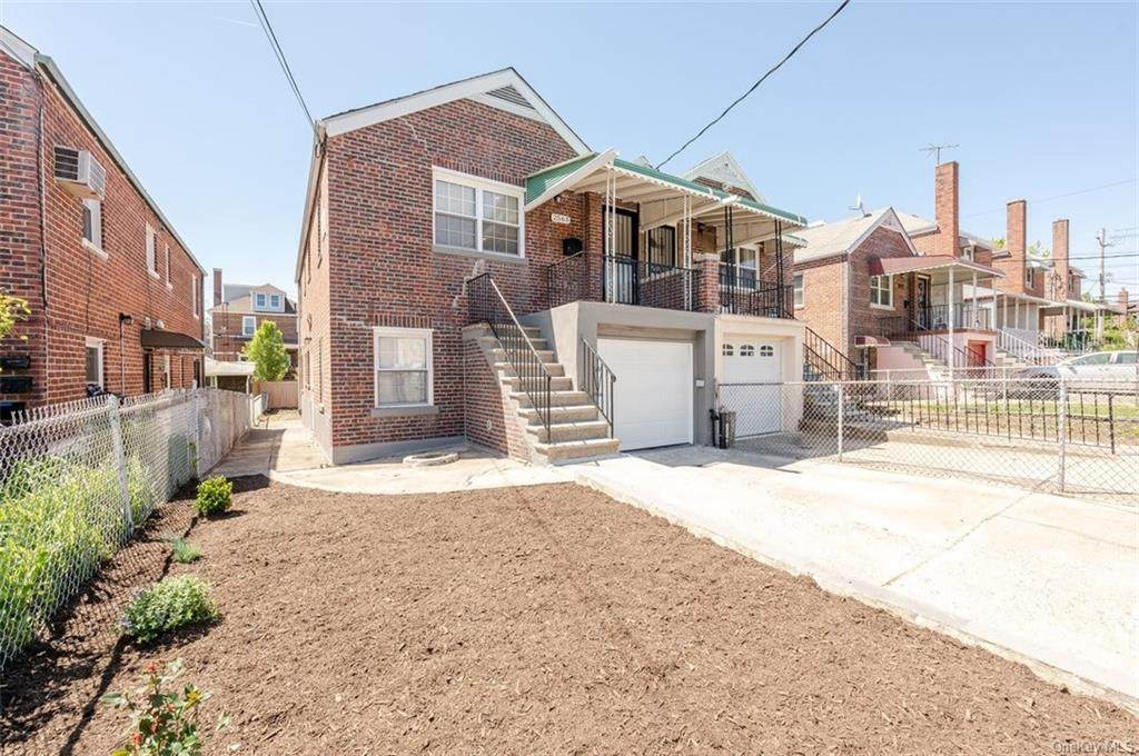 2565 Laconia Avenue - Photo 1