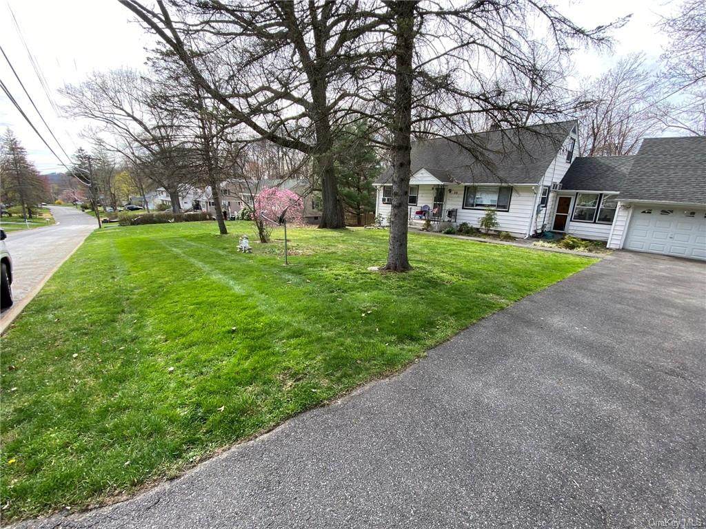33 Birchwood Drive - Photo 1