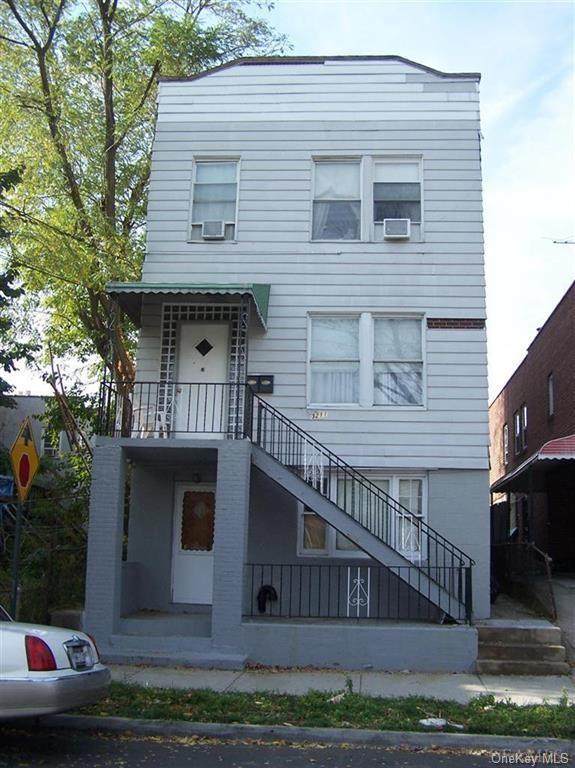 3211 Paulding Avenue - Photo 1
